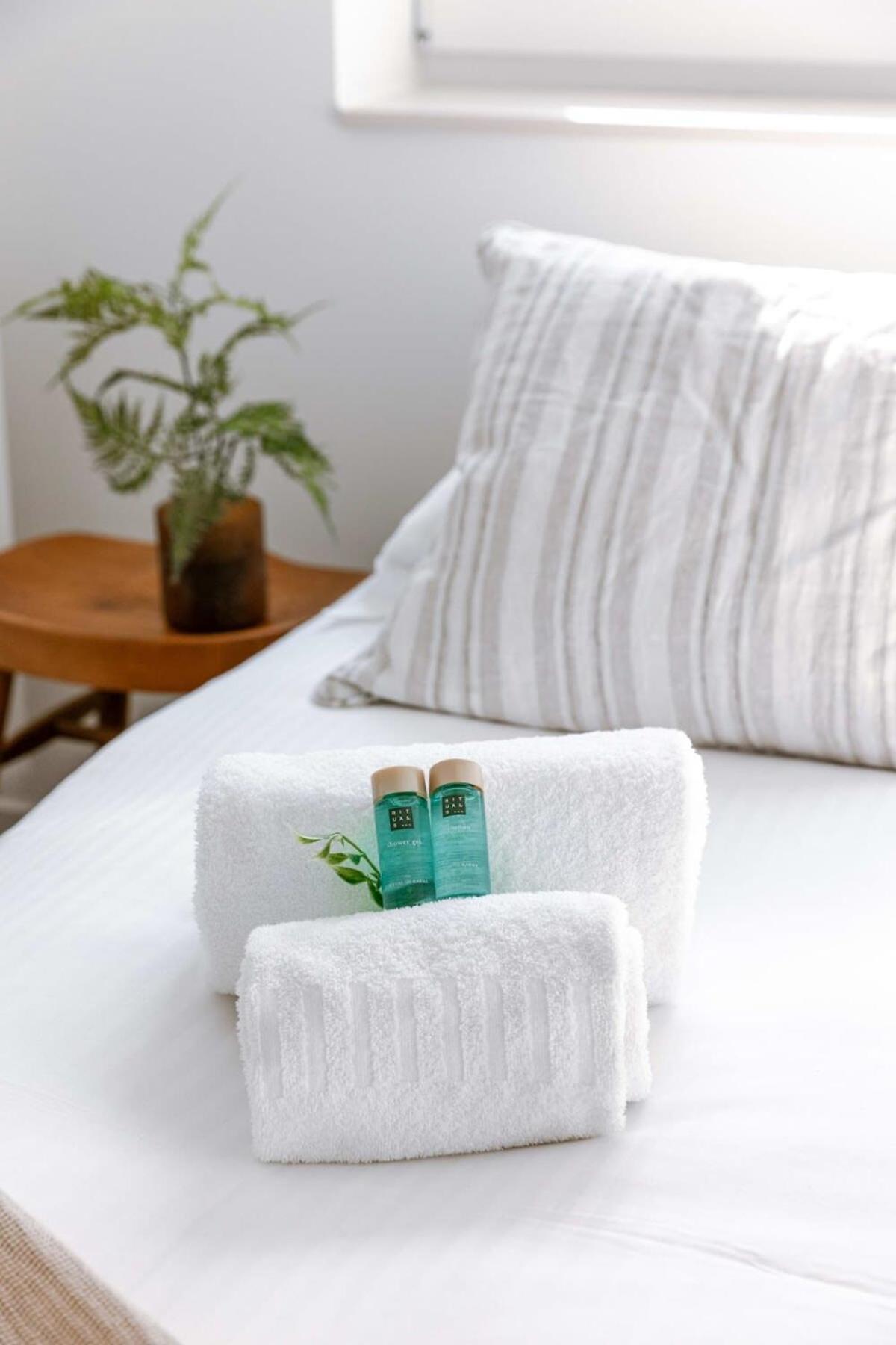 Huswell - Lovely New Apartment At The Harbor + Parking Brugge Eksteriør bilde